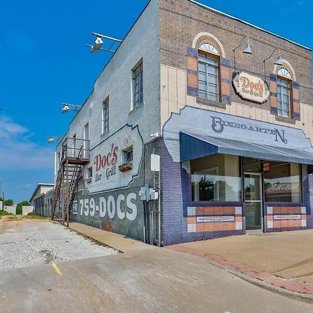 MuensterThe Loft At 113 - Gateway To The North Texas Hill Countryアパートメント エクステリア 写真
