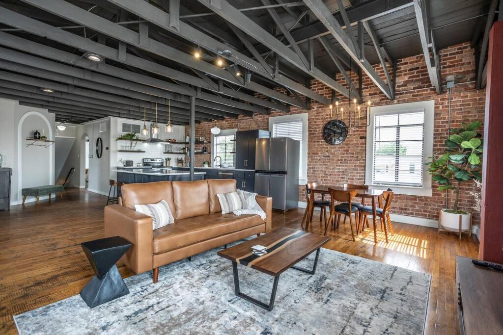 MuensterThe Loft At 113 - Gateway To The North Texas Hill Countryアパートメント エクステリア 写真