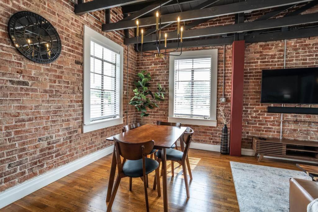MuensterThe Loft At 113 - Gateway To The North Texas Hill Countryアパートメント エクステリア 写真